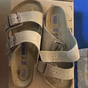 Women’s Arizona Suede Sandals light brown